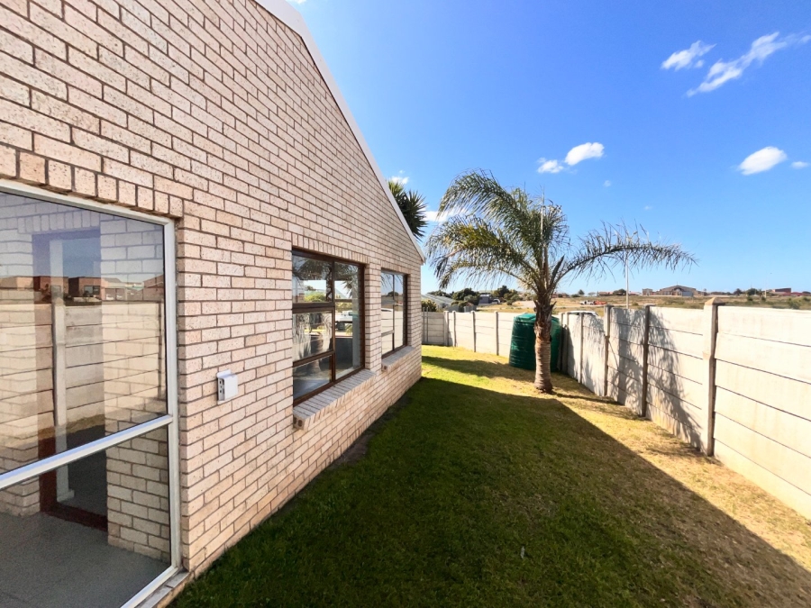 2 Bedroom Property for Sale in Wavecrest Eastern Cape